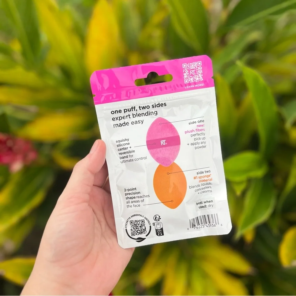 BNIB Real Techniques Miracle 2-in-1 Dual Sided Powder Puff